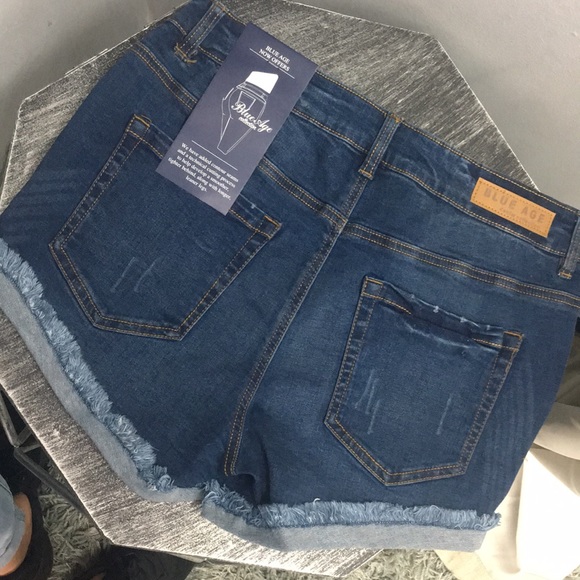 Shorts - Picture 2 of 2